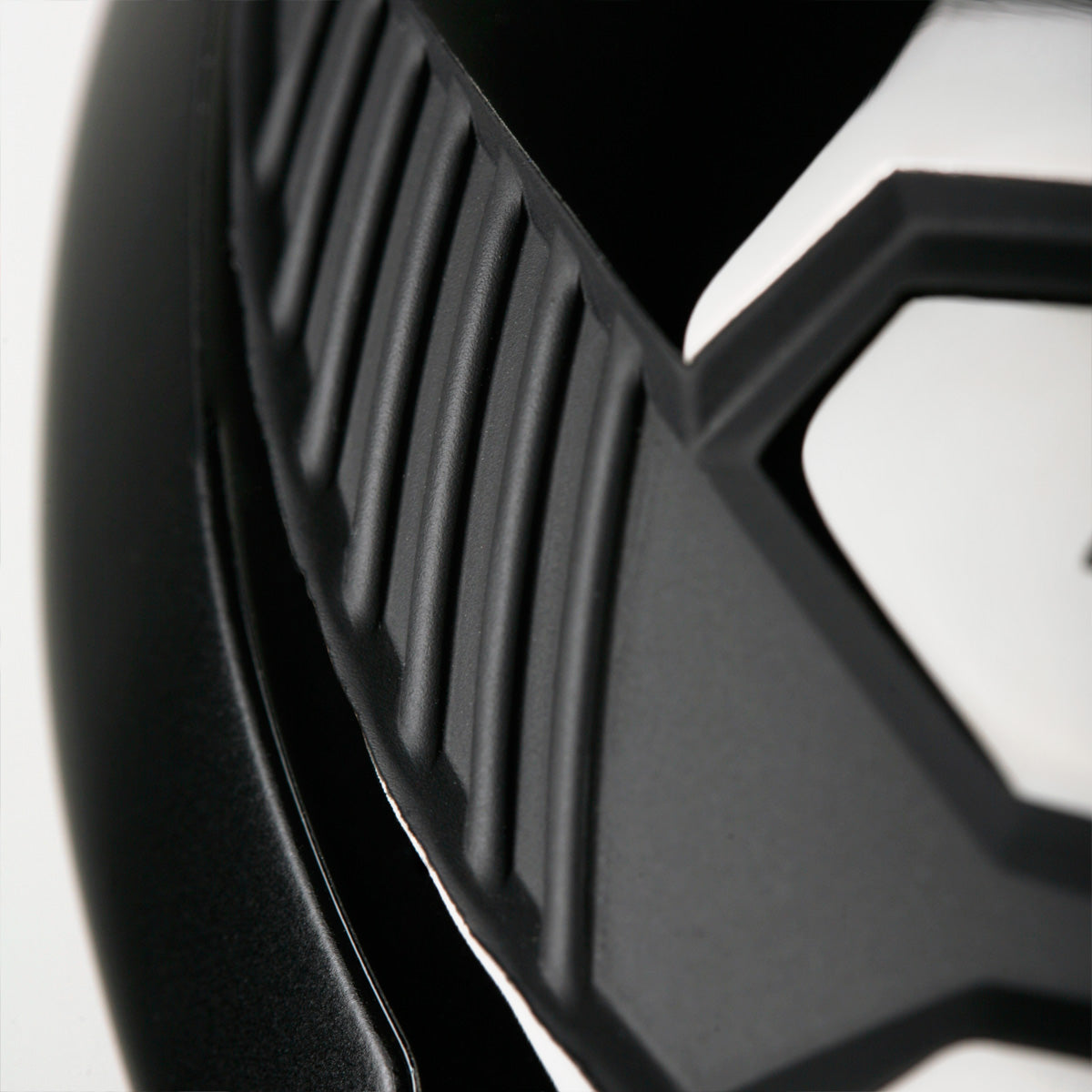 up close details of the ridges on the sole of the Juggernaut Max Titanium Driver